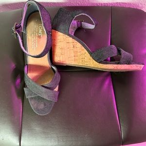 TOMS Wedge